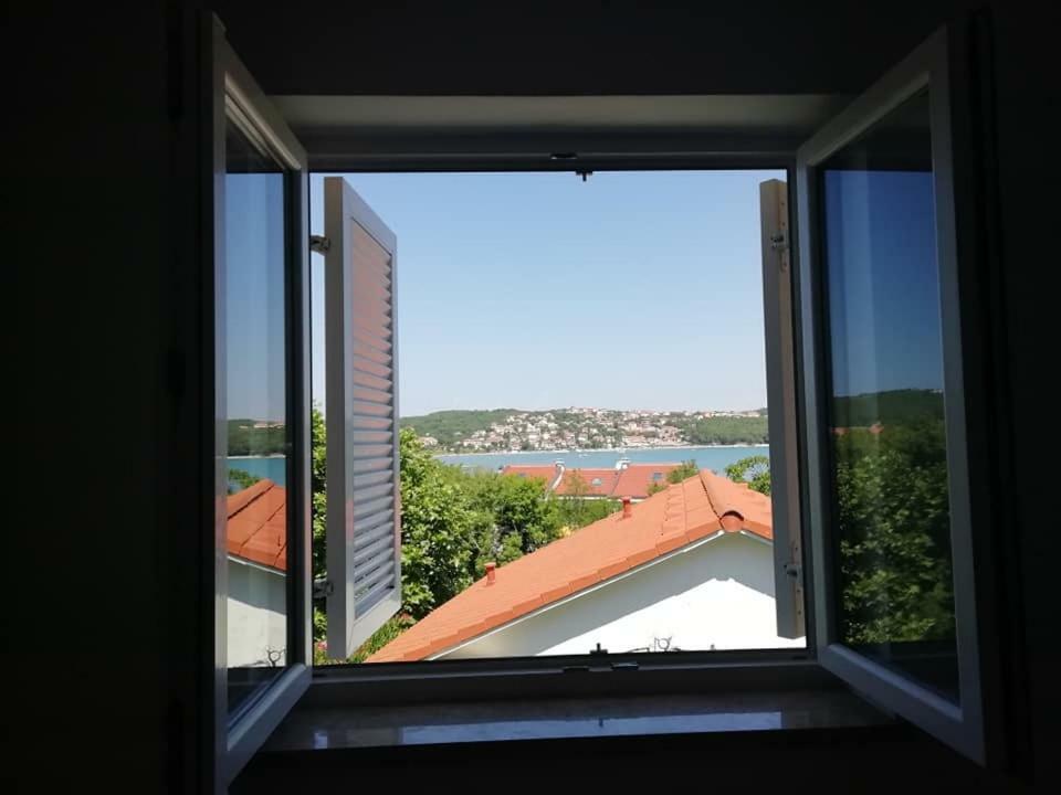 Apartment Sun & Sea Krk Town Buitenkant foto